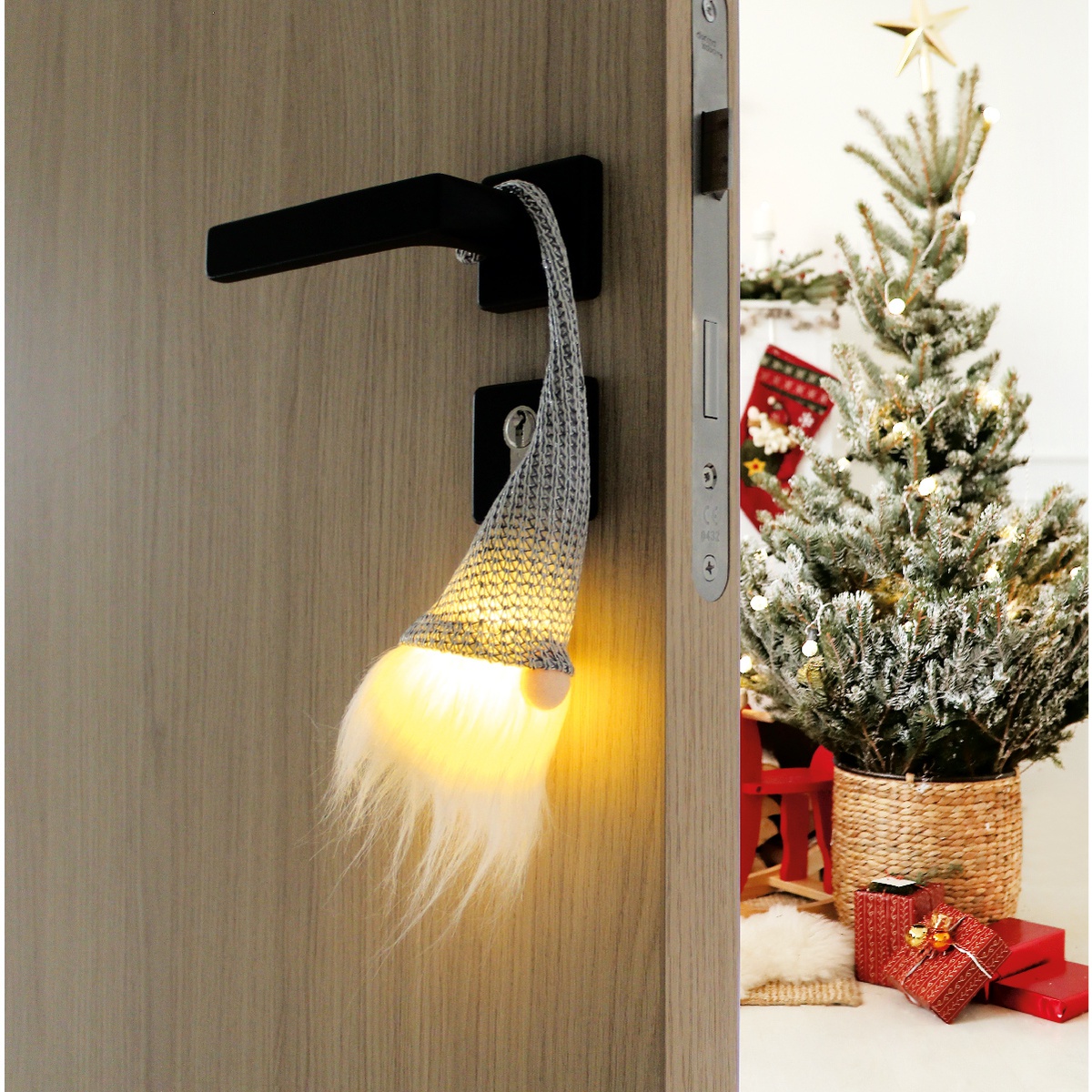 Gnomo de navidad LED colgante Gelbin 26cm 2xLR44 Gris - 12u caja exp