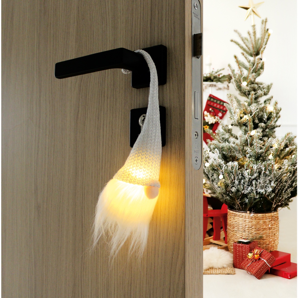 Gnomo de navidad LED colgante Gelbin 26cm 2xLR44 Blanco - 12u caja exp